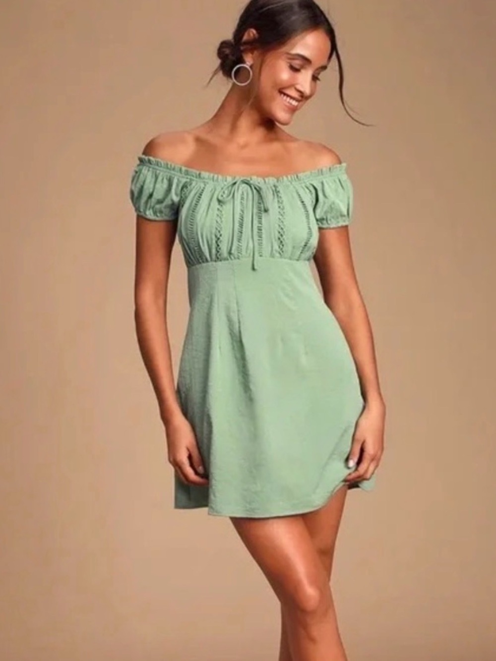 Lulu’s Sage Green Short Sleeve Smocked Dress